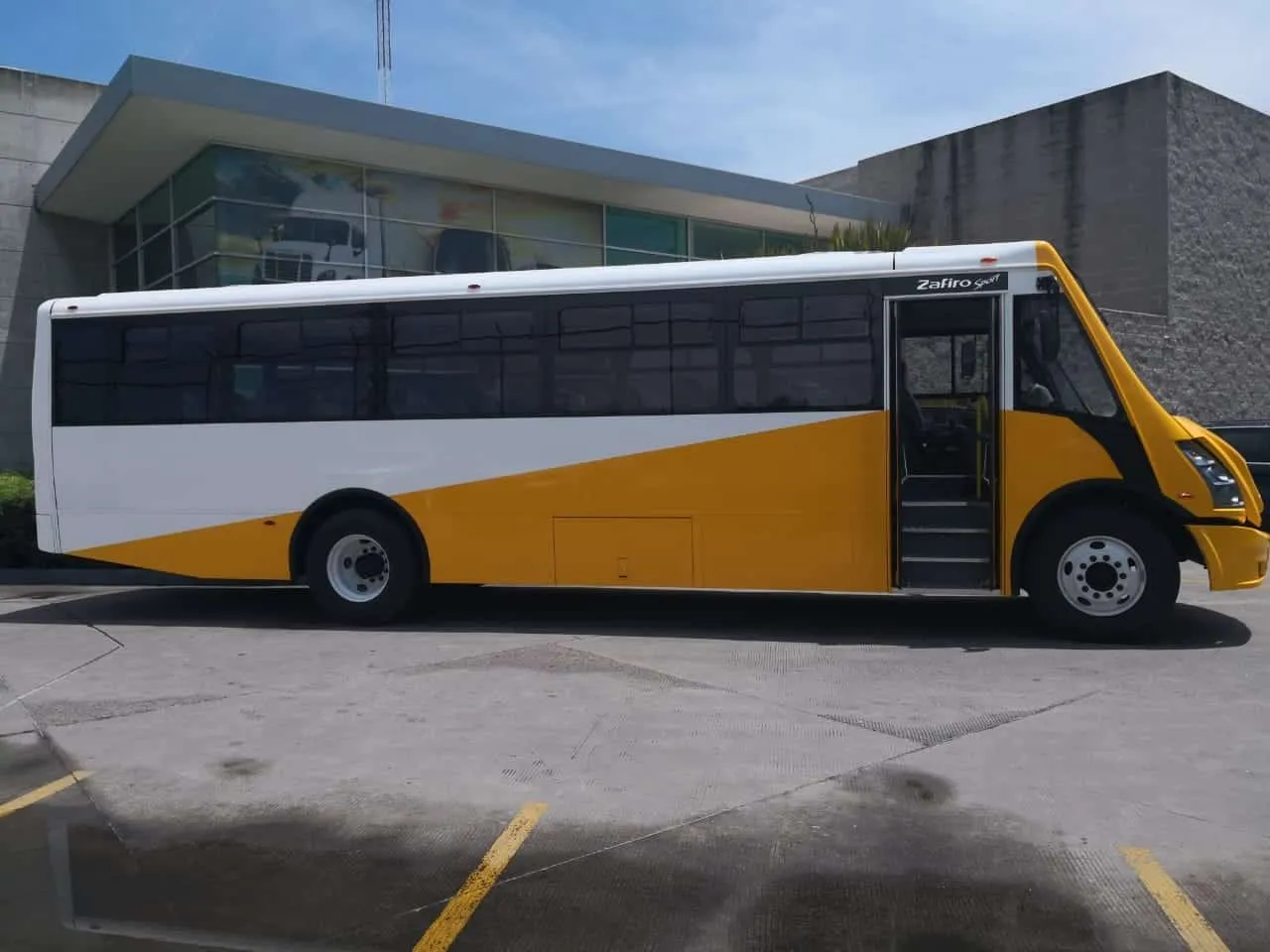 Flota Go Transportes estacionada